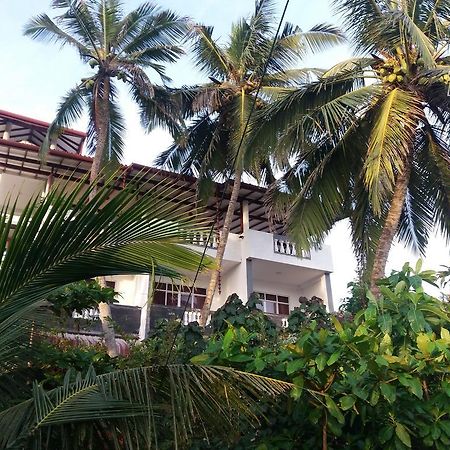 Hotel Peacock Wings Guest Mirissa Exterior foto