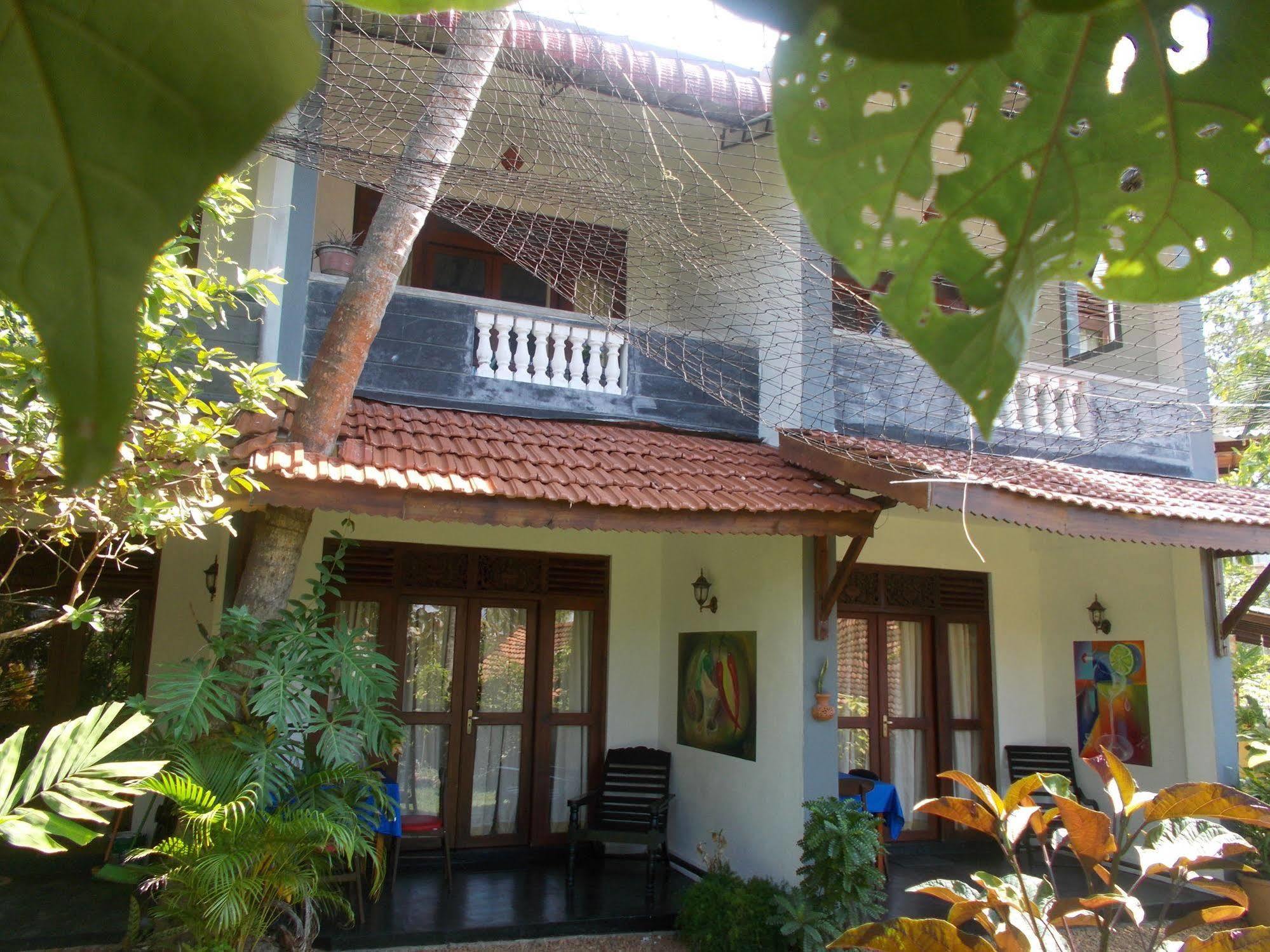 Hotel Peacock Wings Guest Mirissa Exterior foto